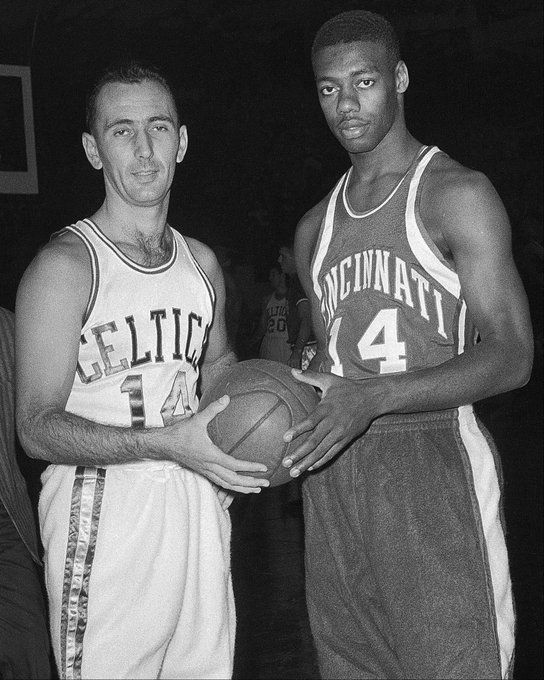 在他离开后 在他离开后